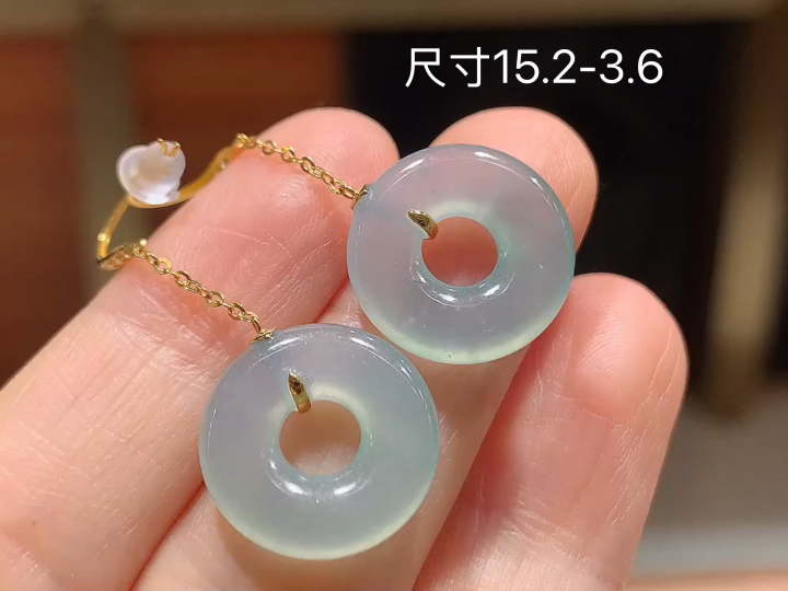 18K 冰底色甜甜圈耳坠 无裂 尺寸，15.2-3.6