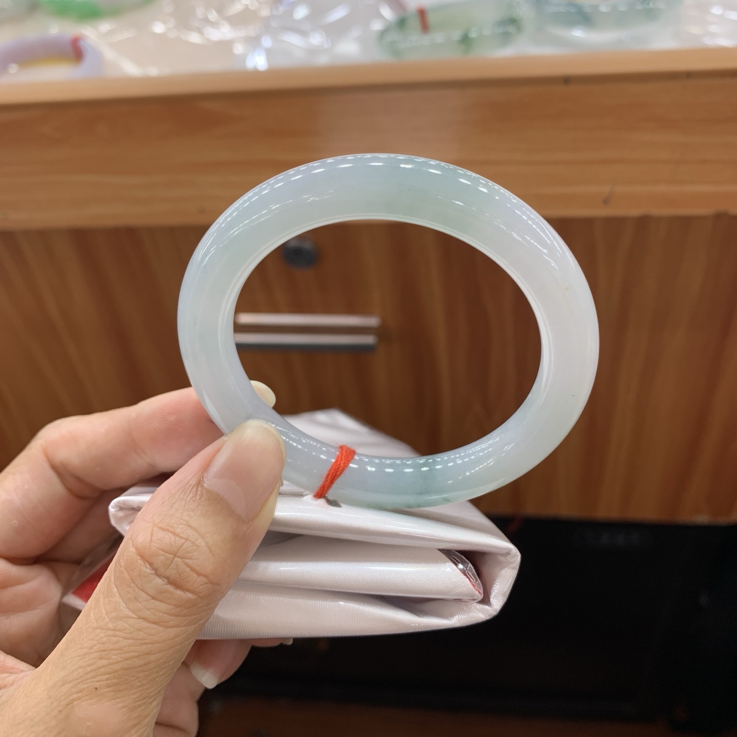 061113GX 飘花圆条翡翠手镯 53-9.7-9.2