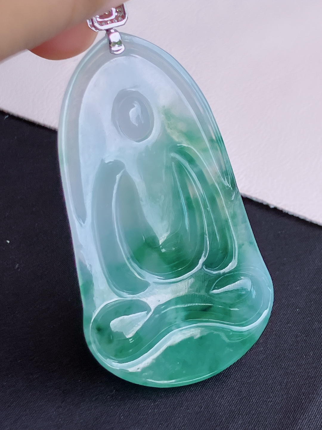冰飘花素衣观音，晶莹剔透，花色清爽，尺寸63.8/53.6/30.6/7/自然光实拍