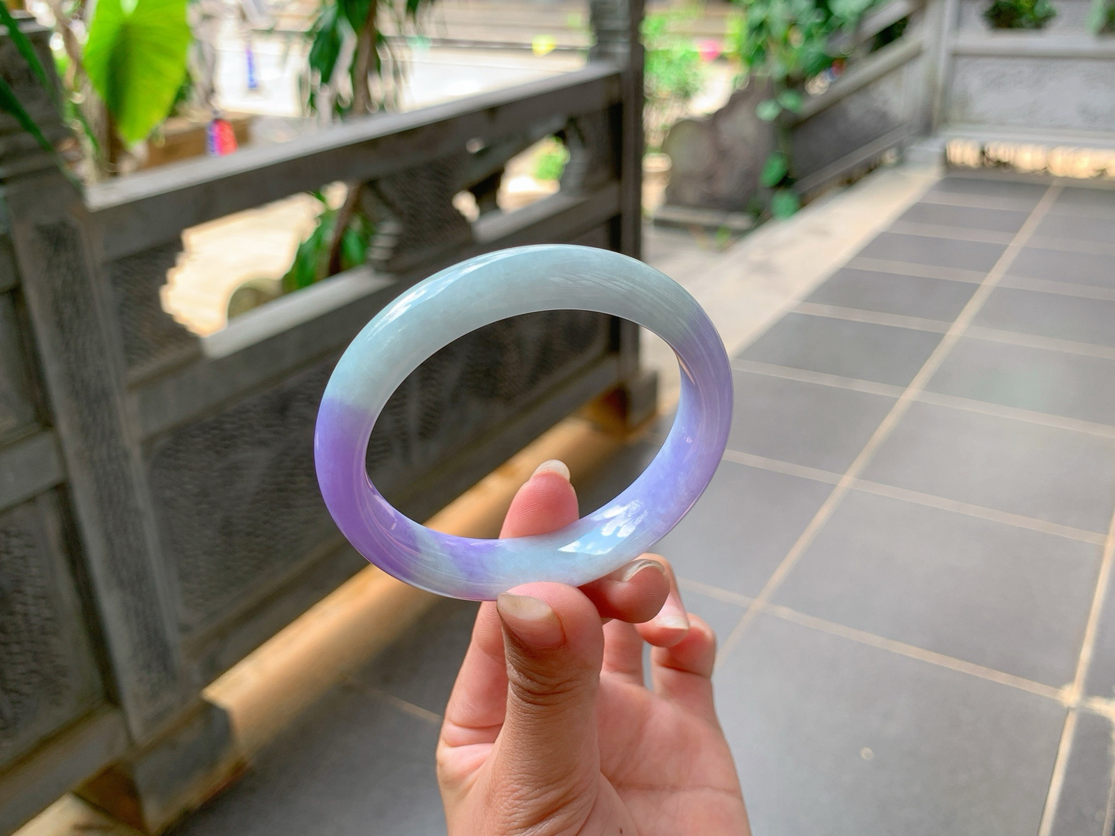 ｜57圈口
浓紫，两大截特妖艳的色，富贵感拉满了，妖艳夺目，优雅大方，
