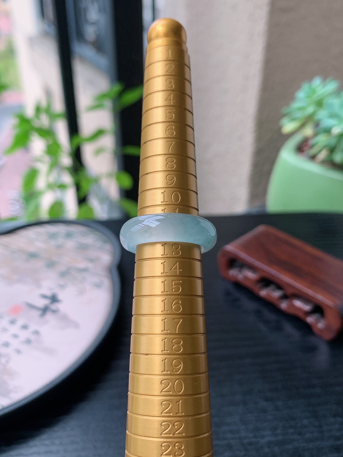老坑冰种胶感蓝底飘花素面戒指 裸石尺寸:16.5-6.8-4.2mm