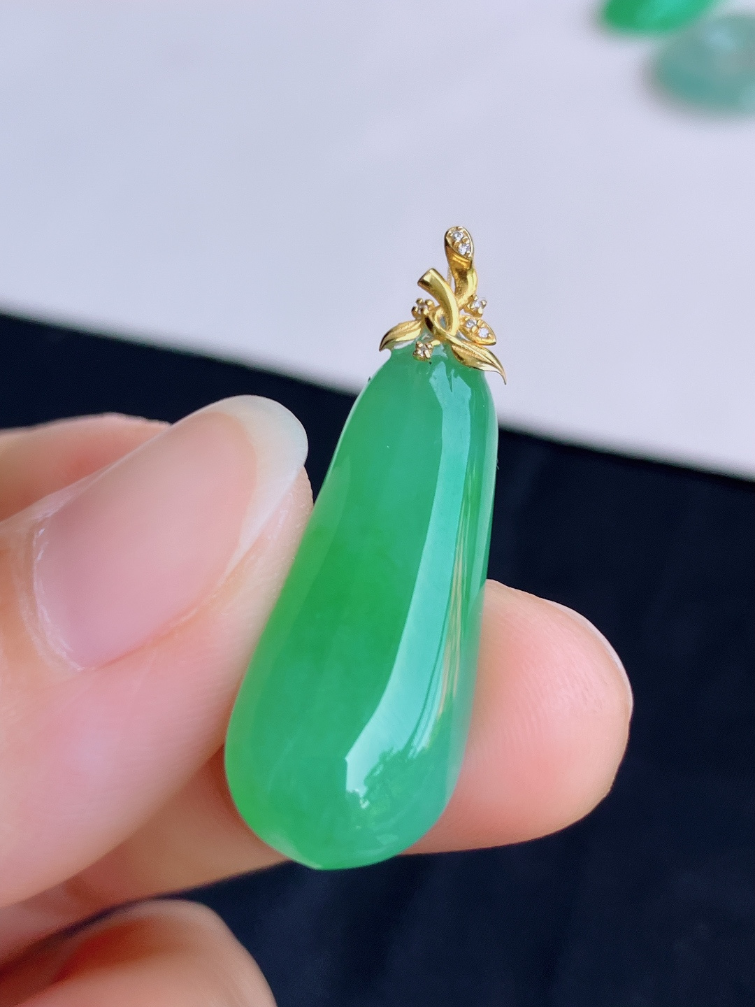 果绿福瓜，色美清爽，尺寸35.3/27.6/12/6/自然光实拍