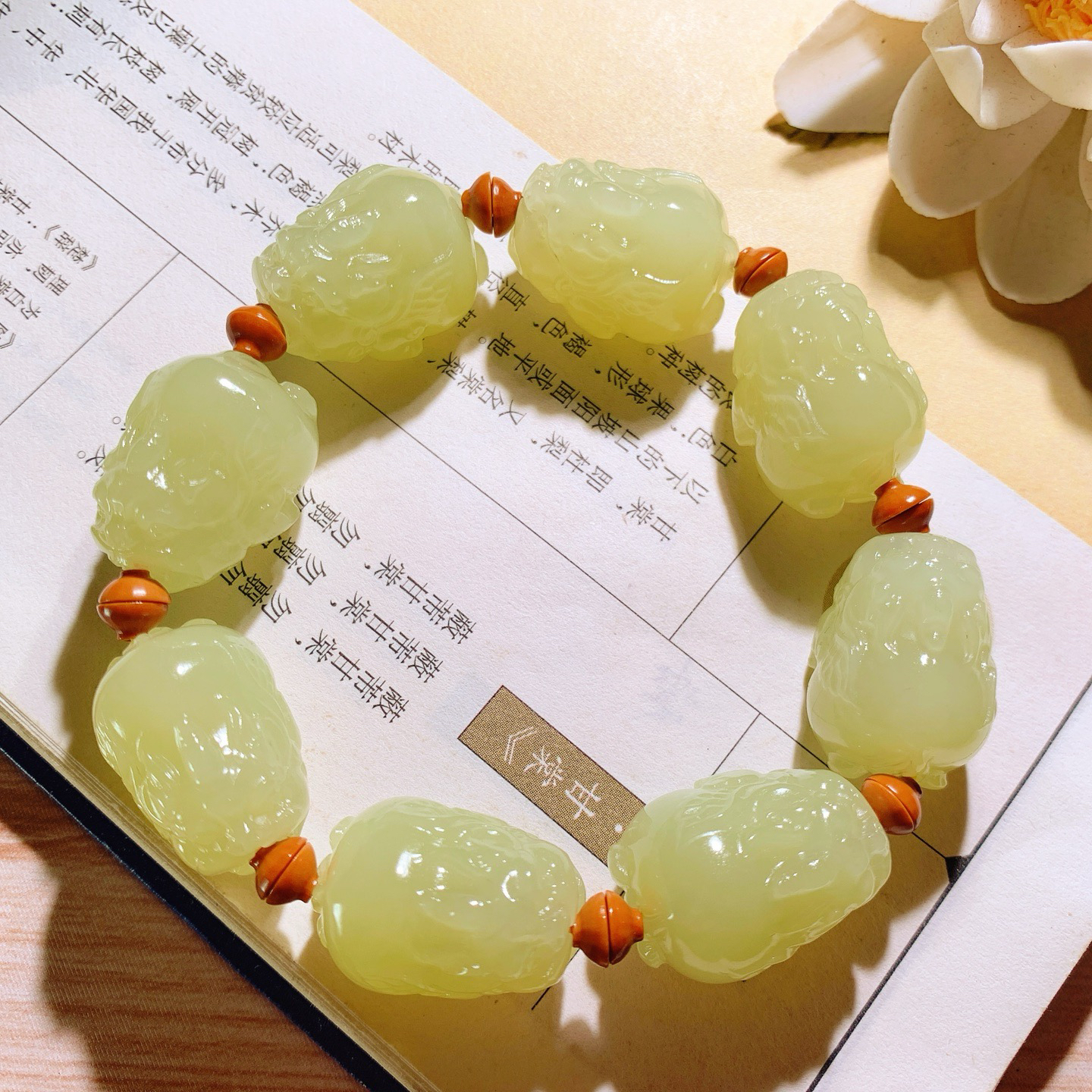 新疆和田玉若羌黄口料招财貔貅手串！挂件！单颗尺寸22/15/15重67克 玉质细腻油润 底色纯净 脂