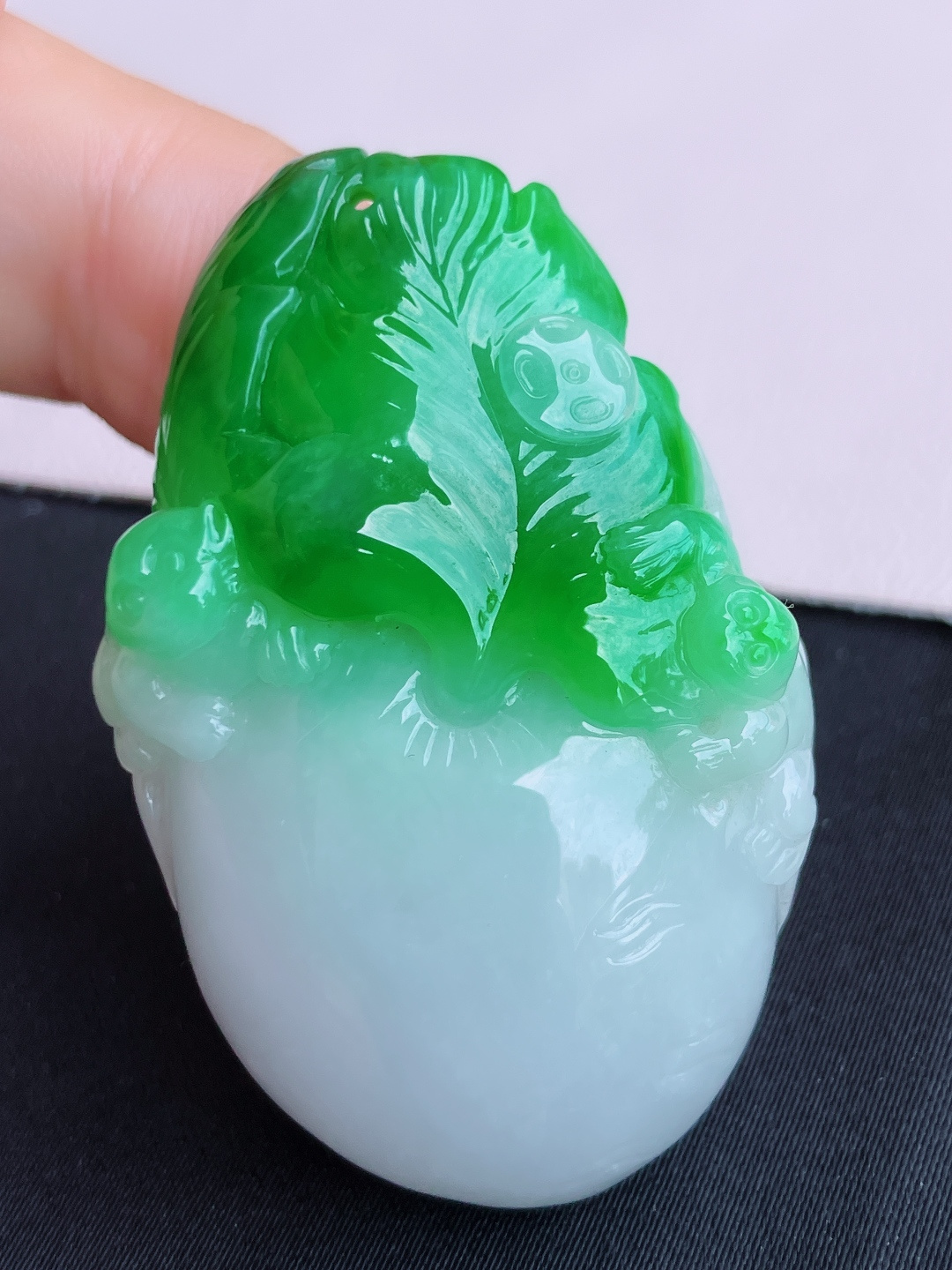 翠绿大福桃，饱满大气，尺寸47/30/13.3/自然光实拍