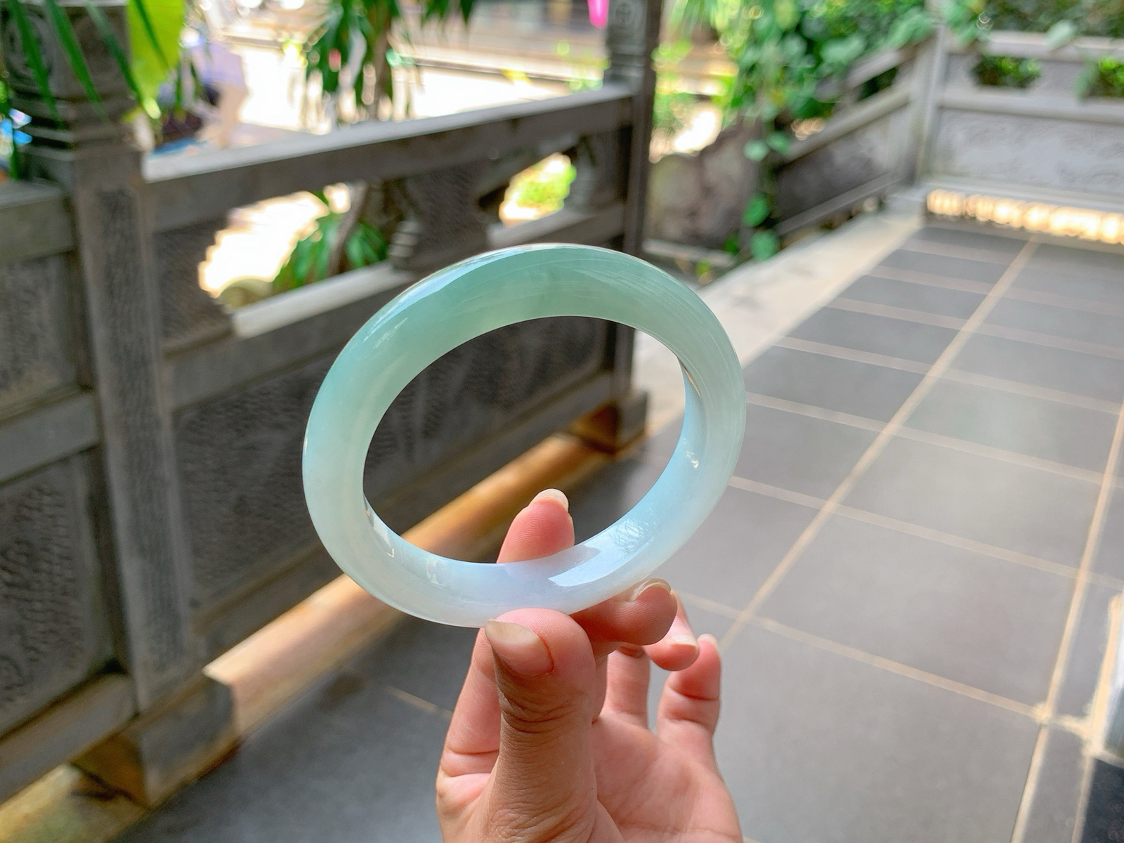 🪩｜60圈口
冰绿晴，色泽很清爽，清清雅雅的，胶润细腻温和儒雅，气质