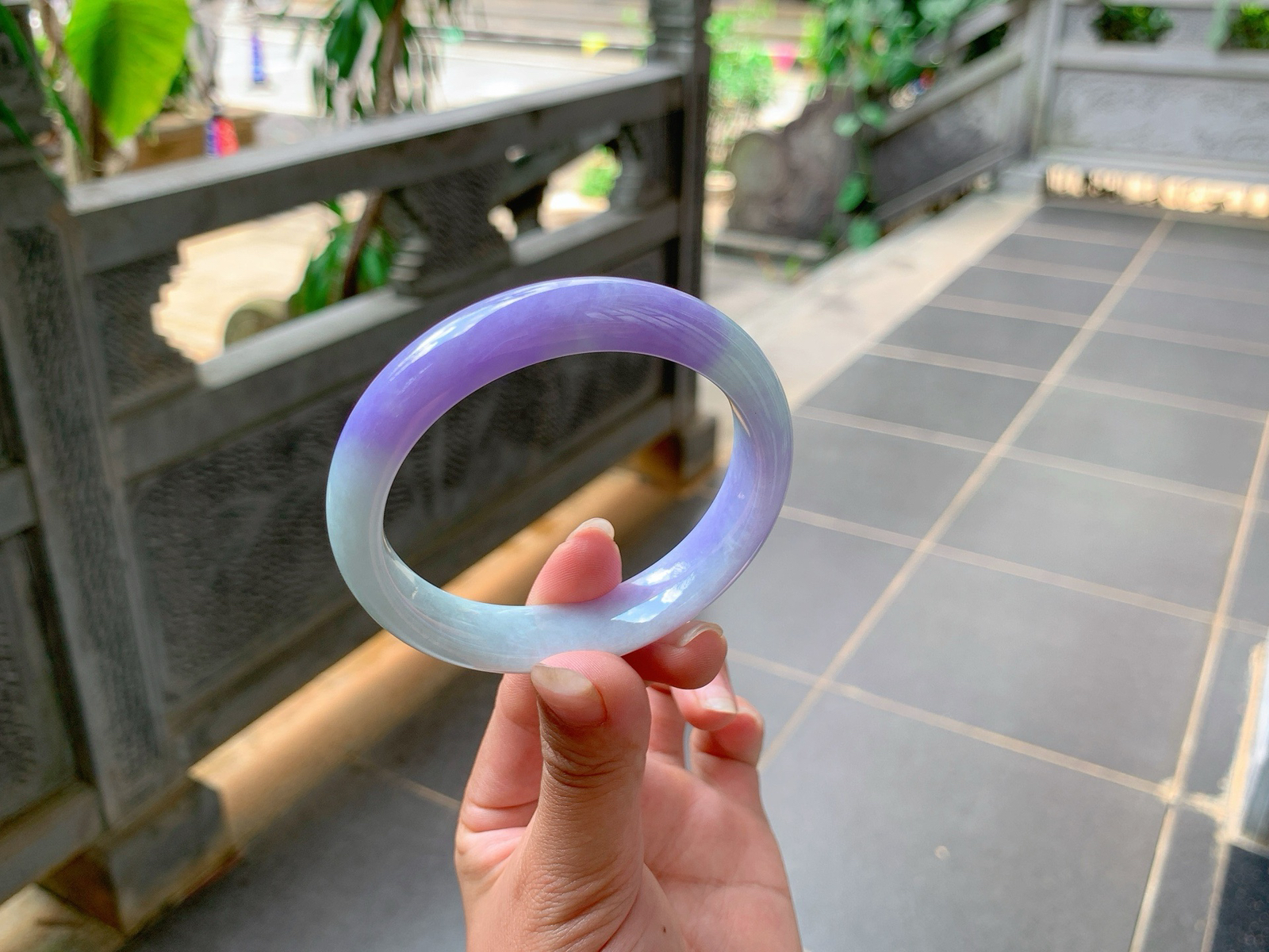 ｜57圈口
浓紫，两大截特妖艳的色，富贵感拉满了，妖艳夺目，优雅大方，