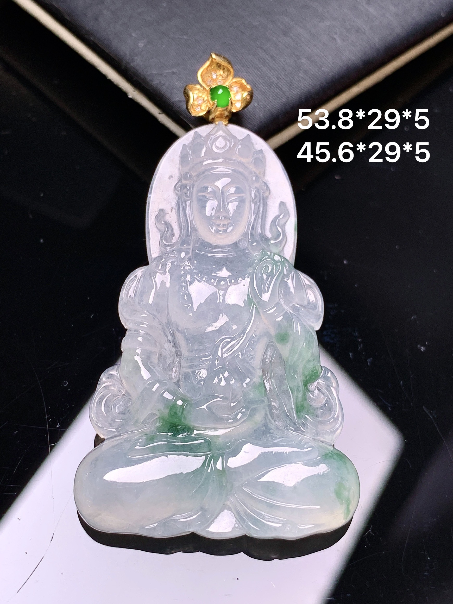 18金镶嵌飘绿观音菩萨吊坠 玉质细腻 色泽艳丽清新 整体尺寸53.8*29*5 2x