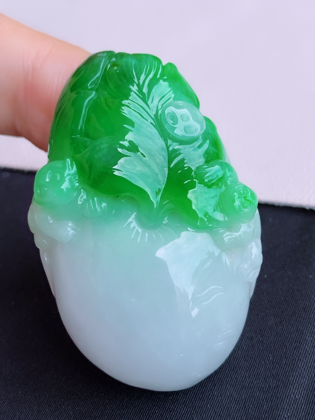 翠绿大福桃，饱满大气，尺寸47/30/13.3/自然光实拍