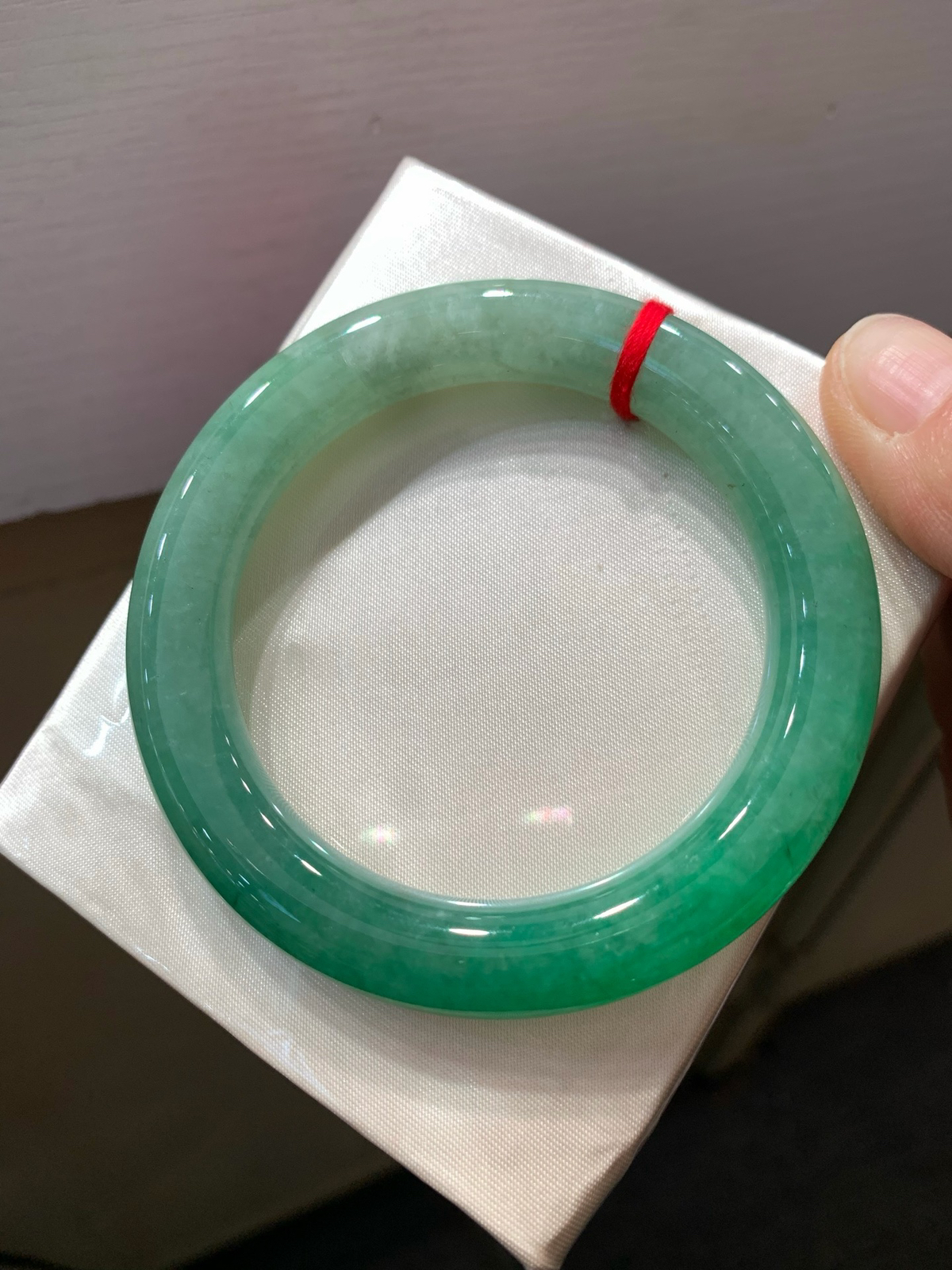 尺寸53.2/10.4，带色圆条手镯
有种有色 水润细腻