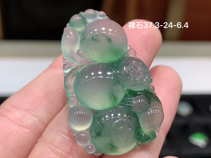 冰飘花灵猴献寿 老坑冰透 种老水足 水润光泽 性比高 无裂 尺寸看图