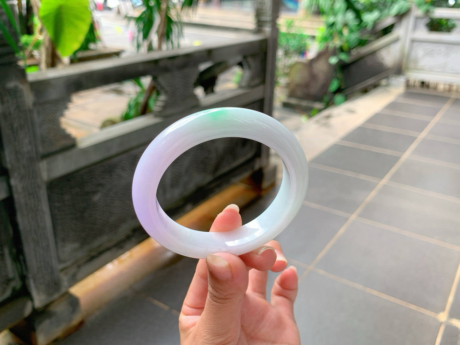 ｜57圈口
春彩底，飘浅浅的绿花，底妆特别的细腻，仙仙粉粉的，