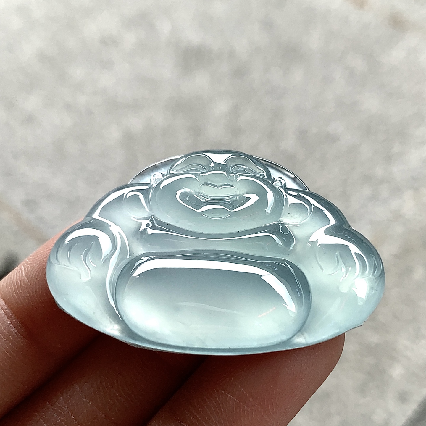 佛公，晶莹水润