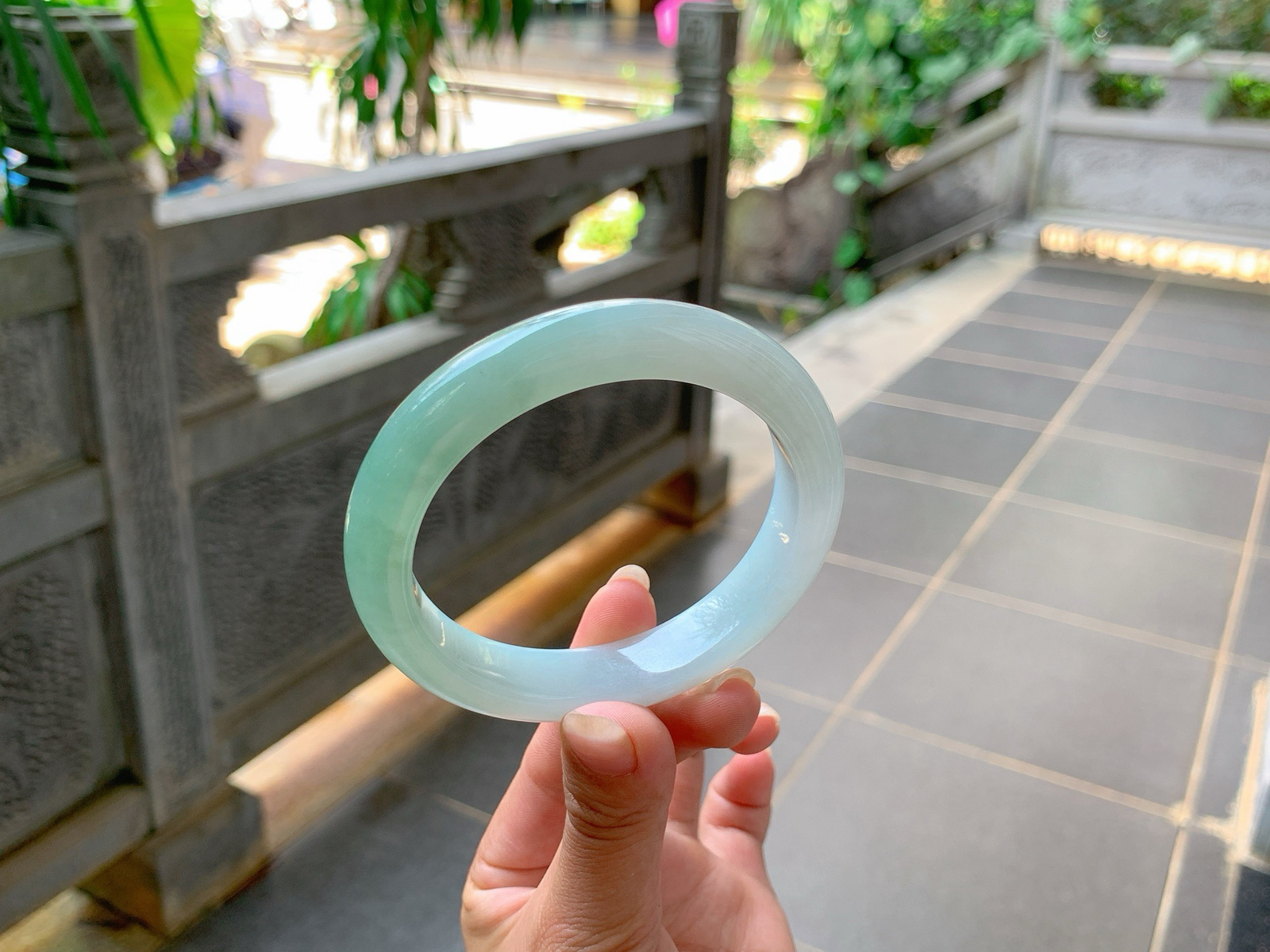 🪩｜60圈口
冰绿晴，色泽很清爽，清清雅雅的，胶润细腻温和儒雅，气质