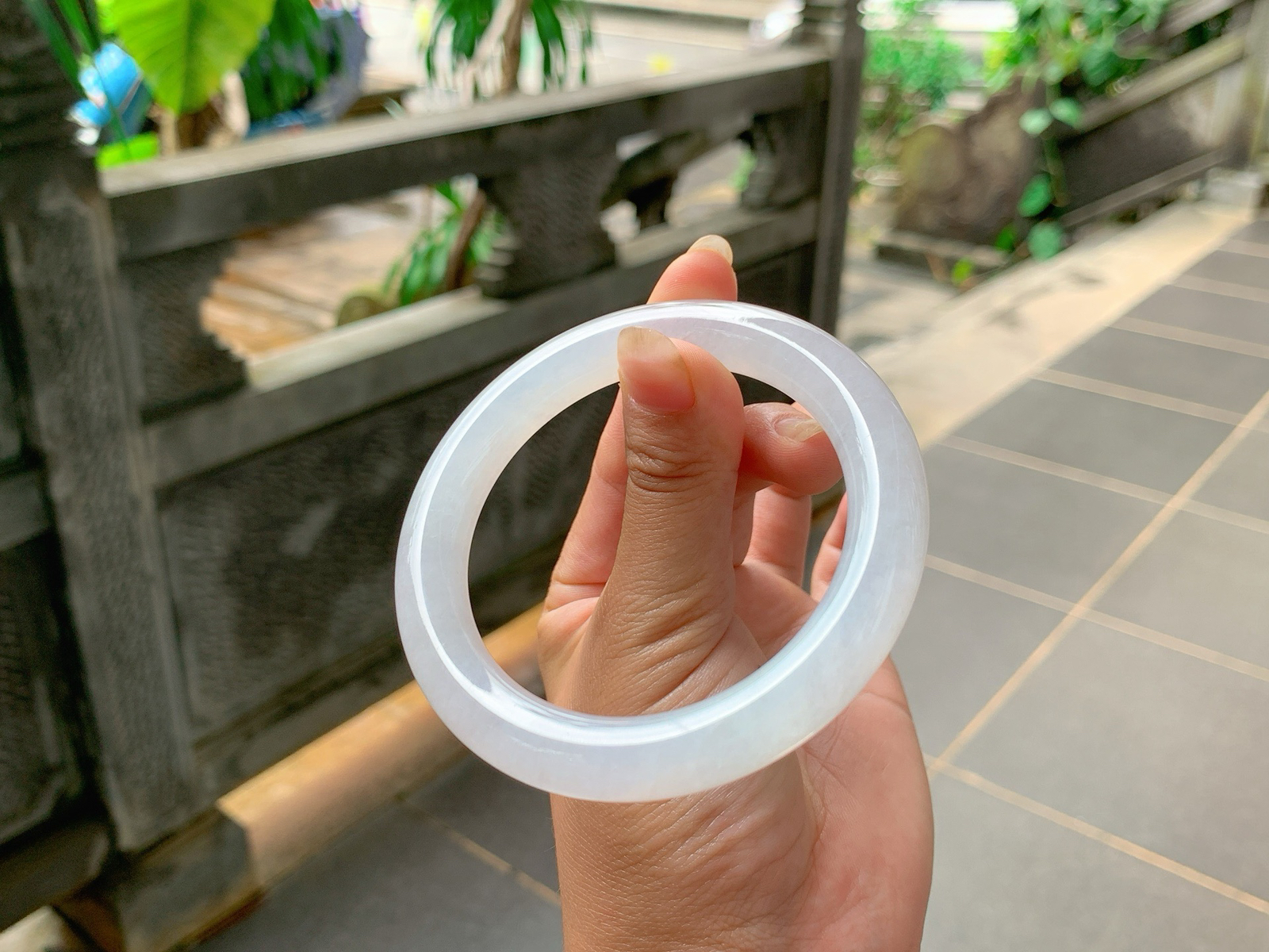 ｜58圈口
白月光，冰福镯，条粗：10.4，像雪花一样白净纯洁，优雅大方，简约时尚，