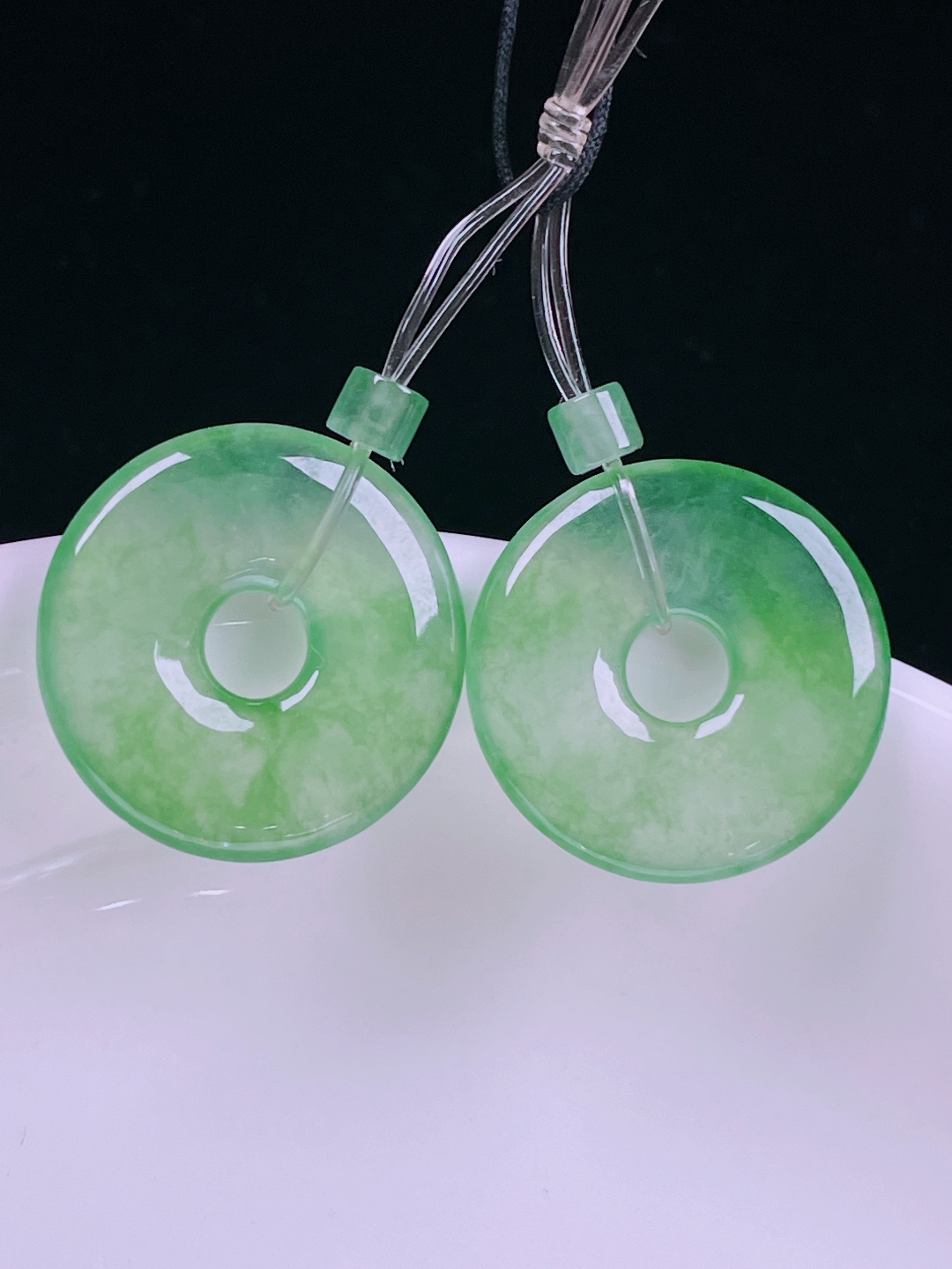 ️冰绿耳坠，老种起光，细底通透，尺寸：16.7/2.7mm0612