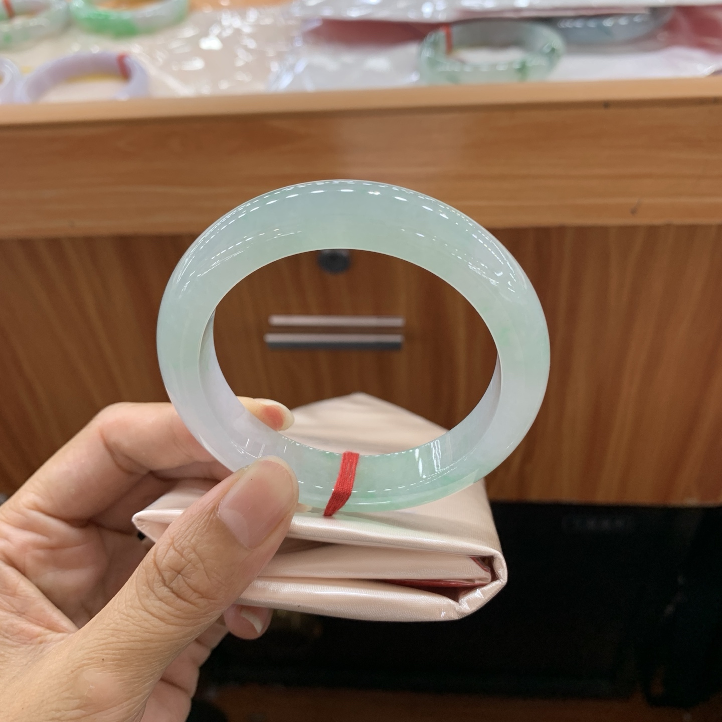 飘绿花正圈翡翠手镯 56.5-12.5-9.2
