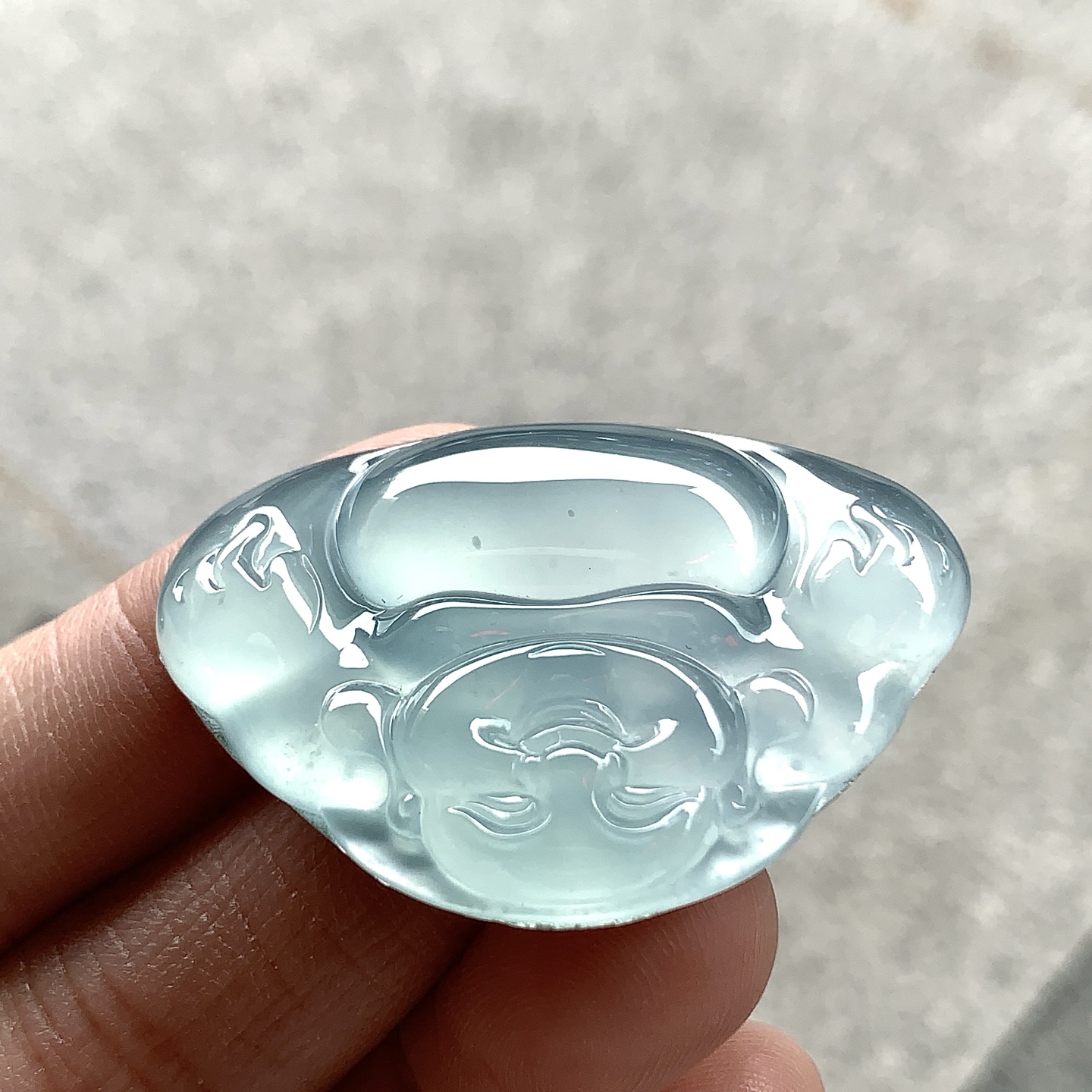 佛公，晶莹水润