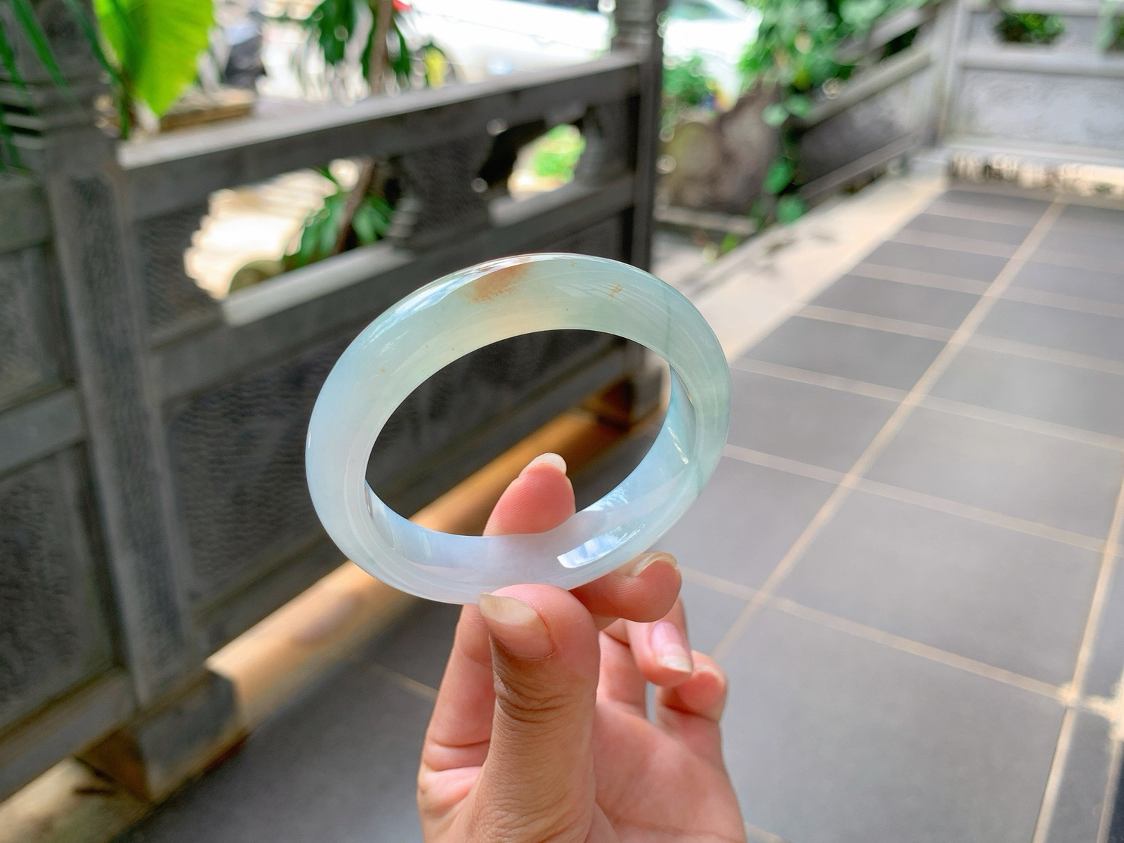 ️｜52圈口
冰飘黄翡，飘绿丝丝花，清爽灵动，像糖果一样甜蜜蜜的