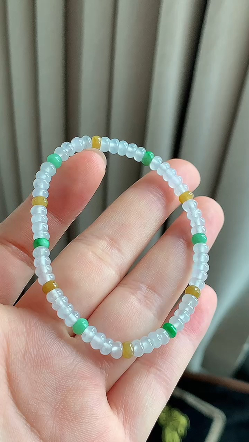 ️天然翡翠，三彩冰透手串尺寸4.5 ar610