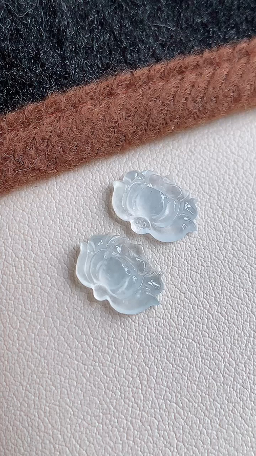 天然翡翠，冰胶莲花，尺寸9-12-3.8 xw610