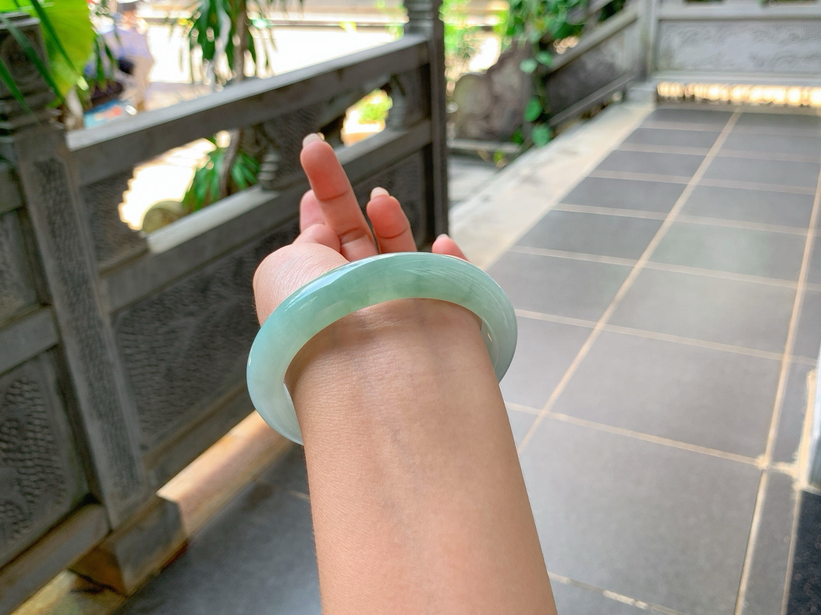 🪩｜60圈口
冰绿晴，色泽很清爽，清清雅雅的，胶润细腻温和儒雅，气质