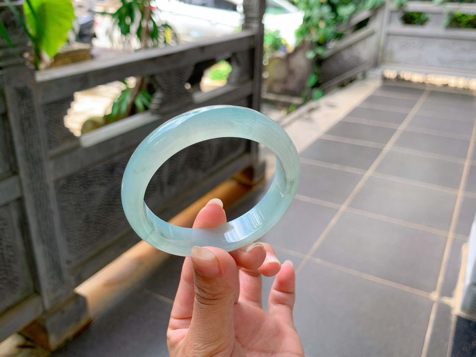 🪻｜56圈口
冰蓝水，飘蓝丝丝花，胶感满满的，端庄秀丽温润大气，