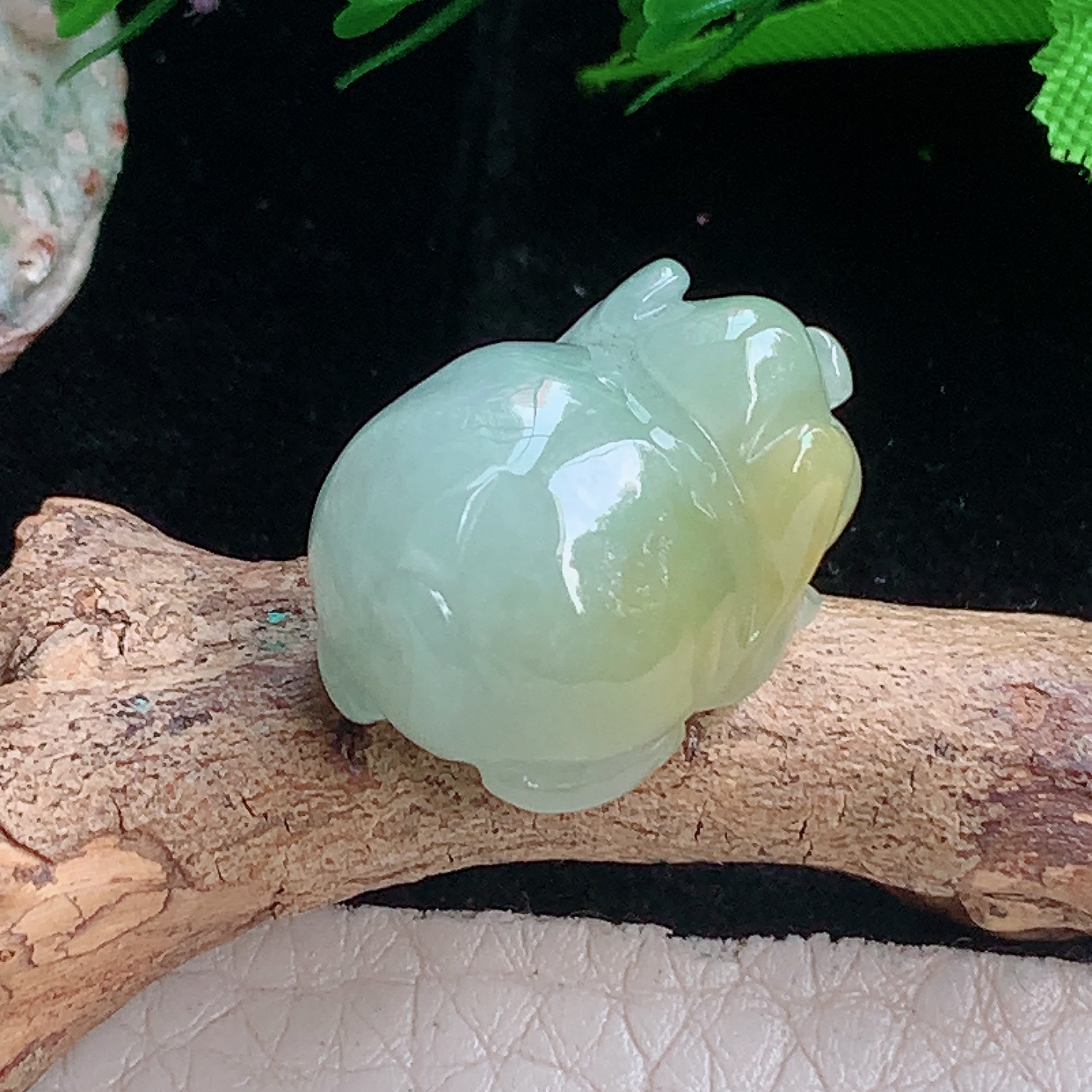 hx实拍21.2*15*12.3缅甸翡翠冰双彩黄翡生肖猪吊坠