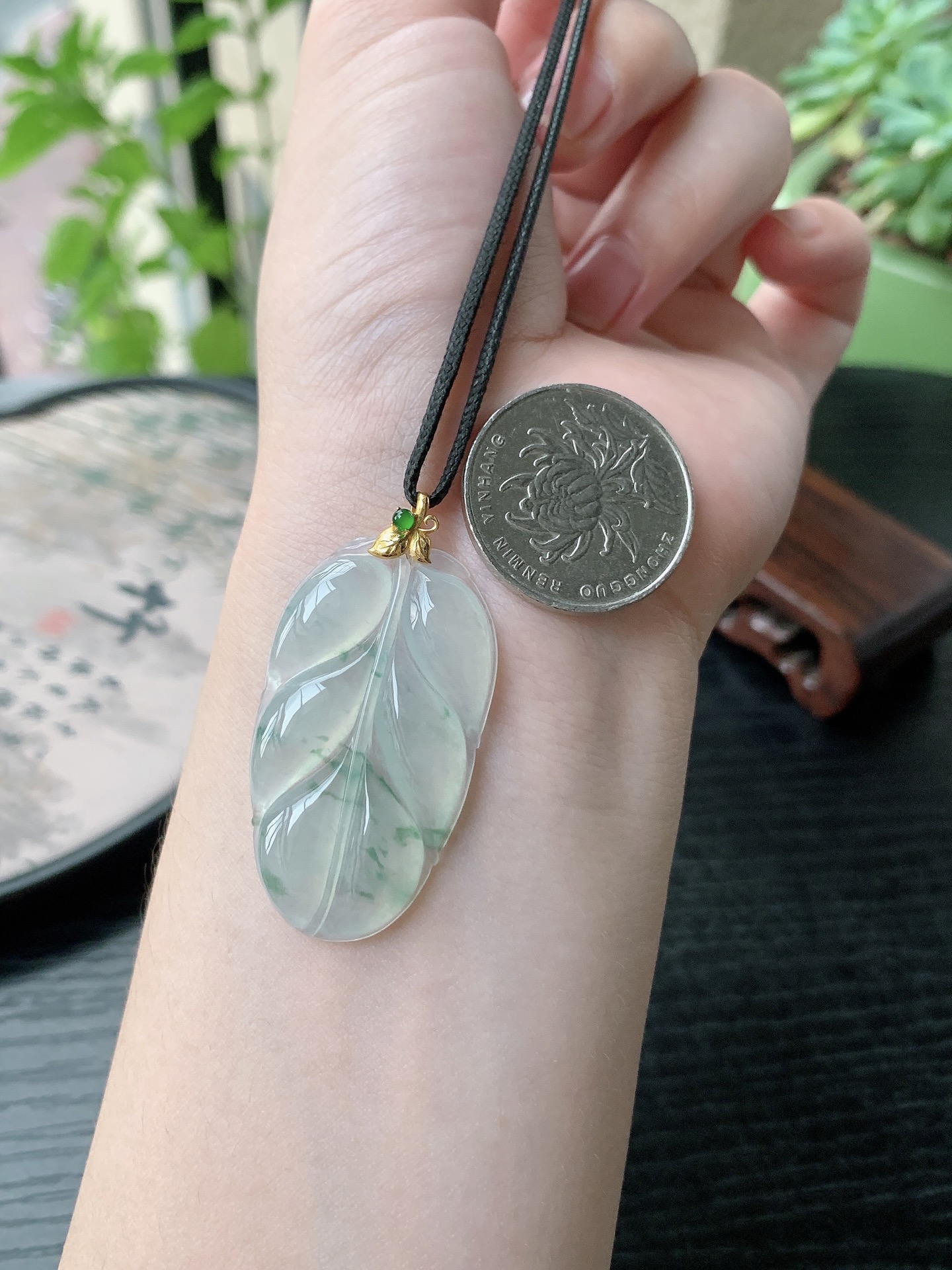18k金镶嵌老坑冰种胶感飘花金枝玉叶吊坠 裸石尺寸:40.8-23.2-4.6mm
