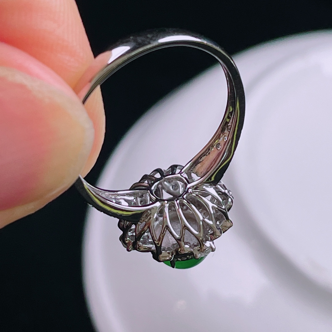 ️冰绿戒指，老种起光，细底通透，尺寸：裸石6.5/6.3/3.5mm0612
