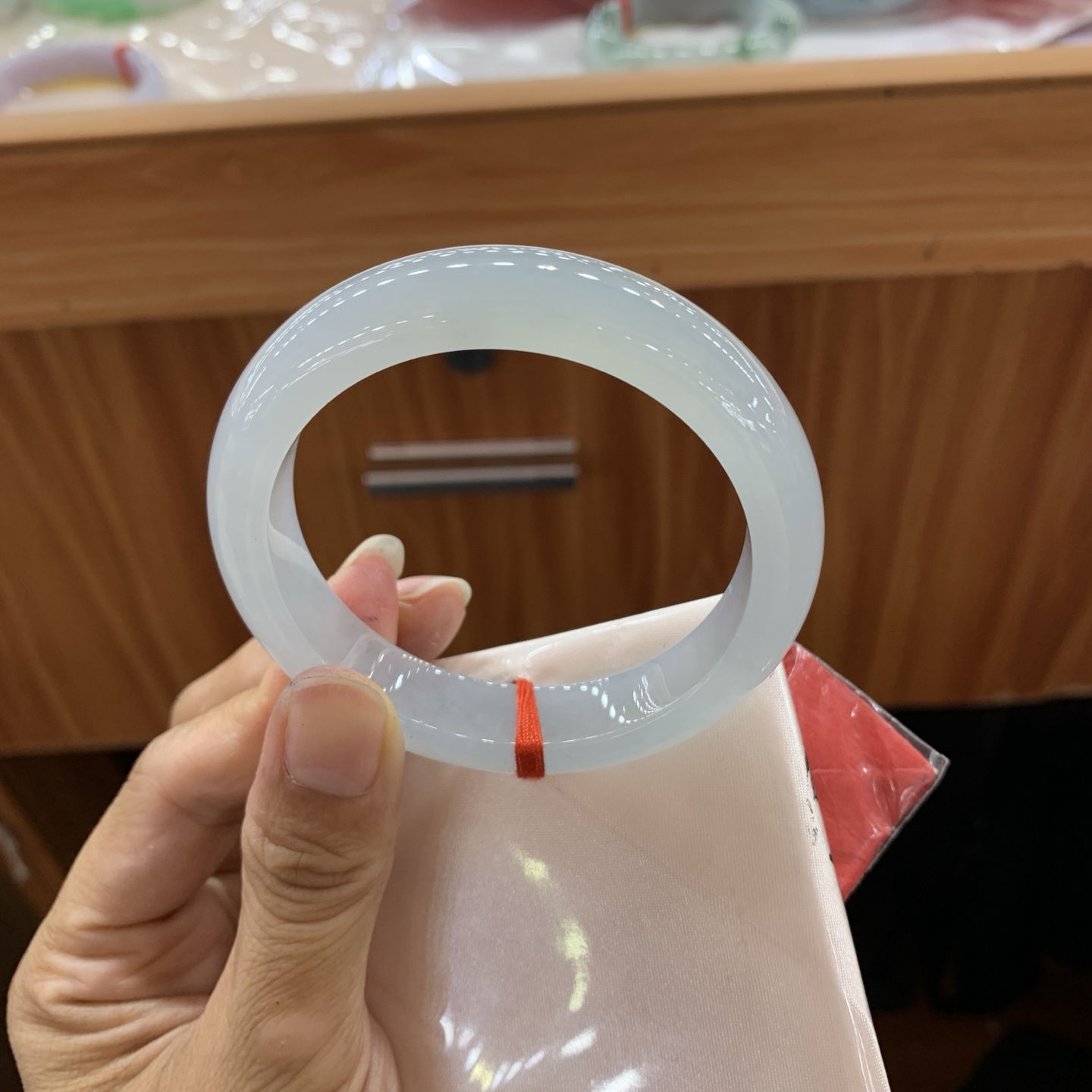 061133MMJ 冰底色正圈翡翠手镯 55.8-12.4-8.4