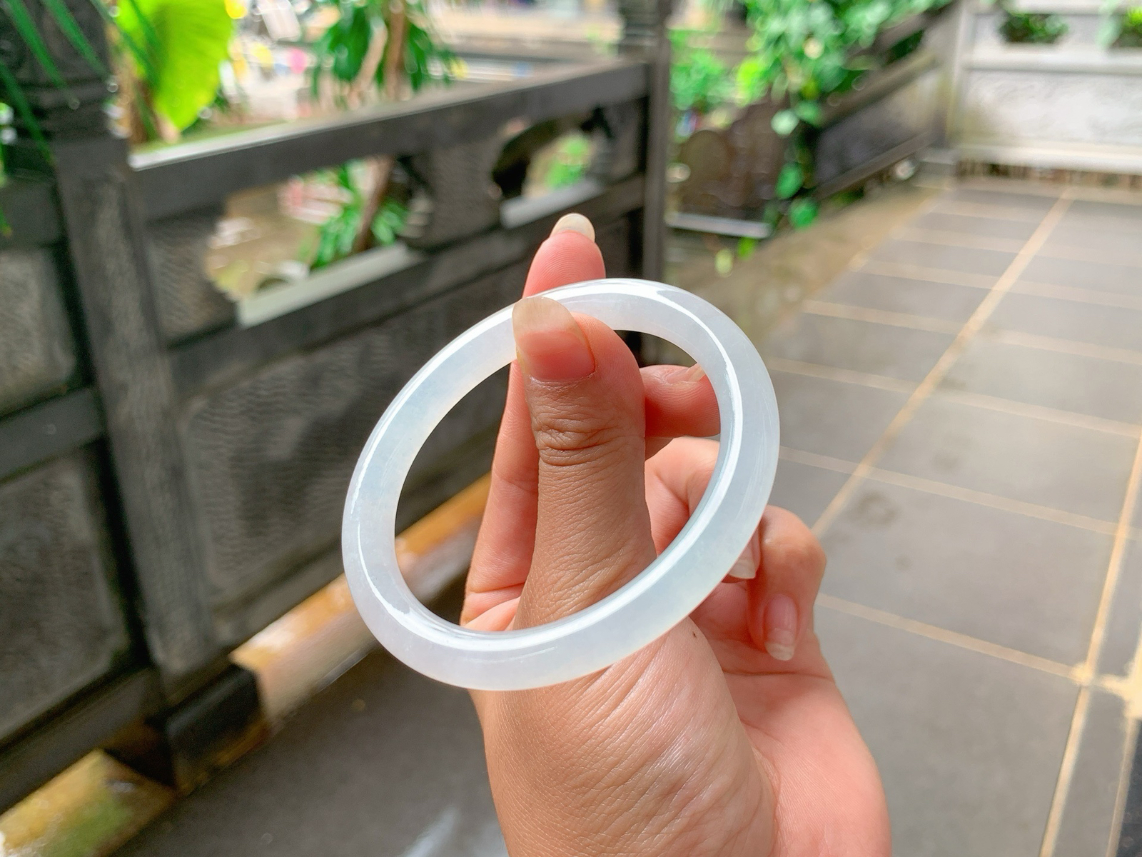 ⭐️｜54圈口
白月光贵妃手镯，白润清透，纯净高洁，妥妥的白月光，