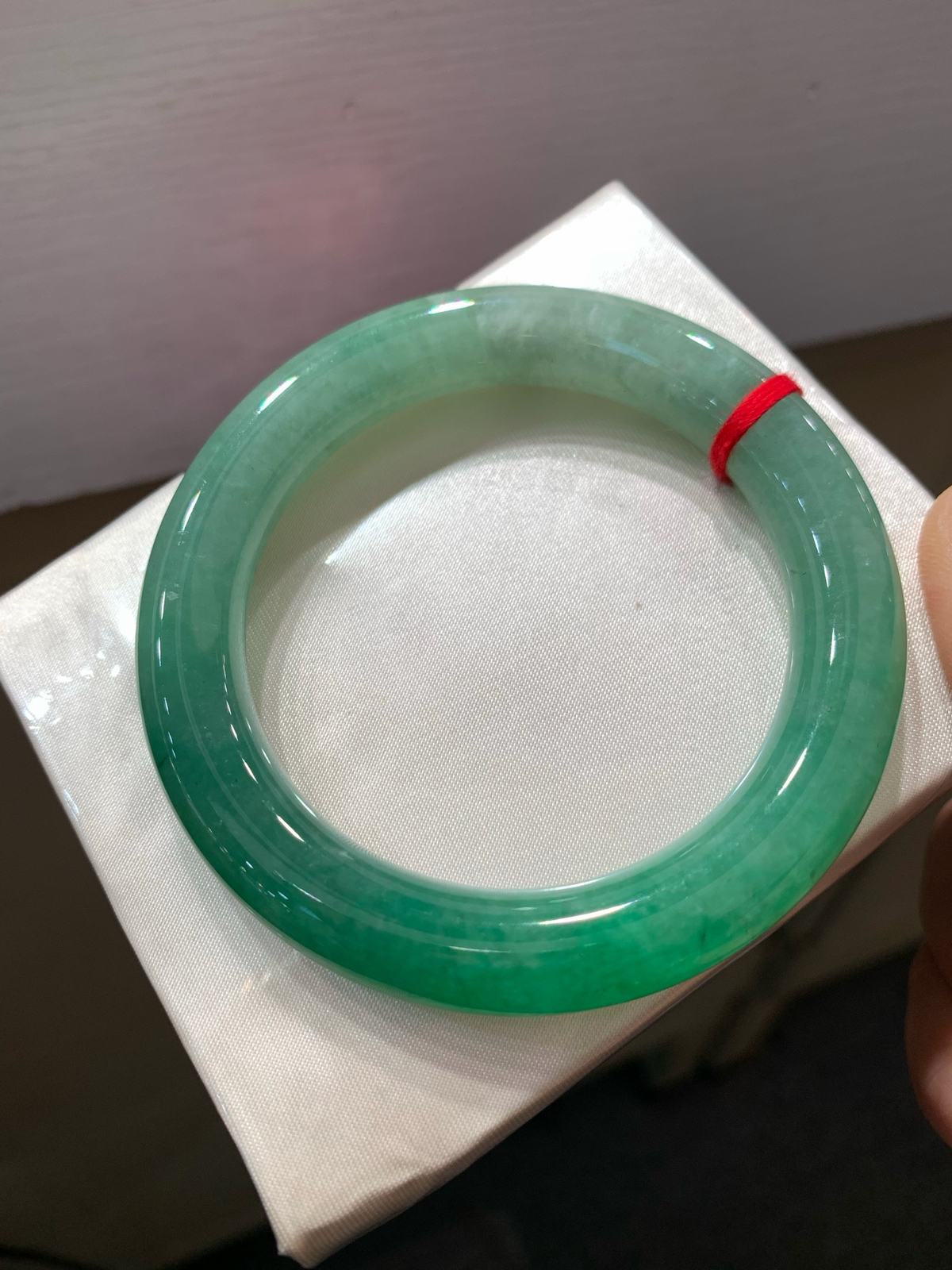 尺寸53.2/10.4，带色圆条手镯
有种有色 水润细腻