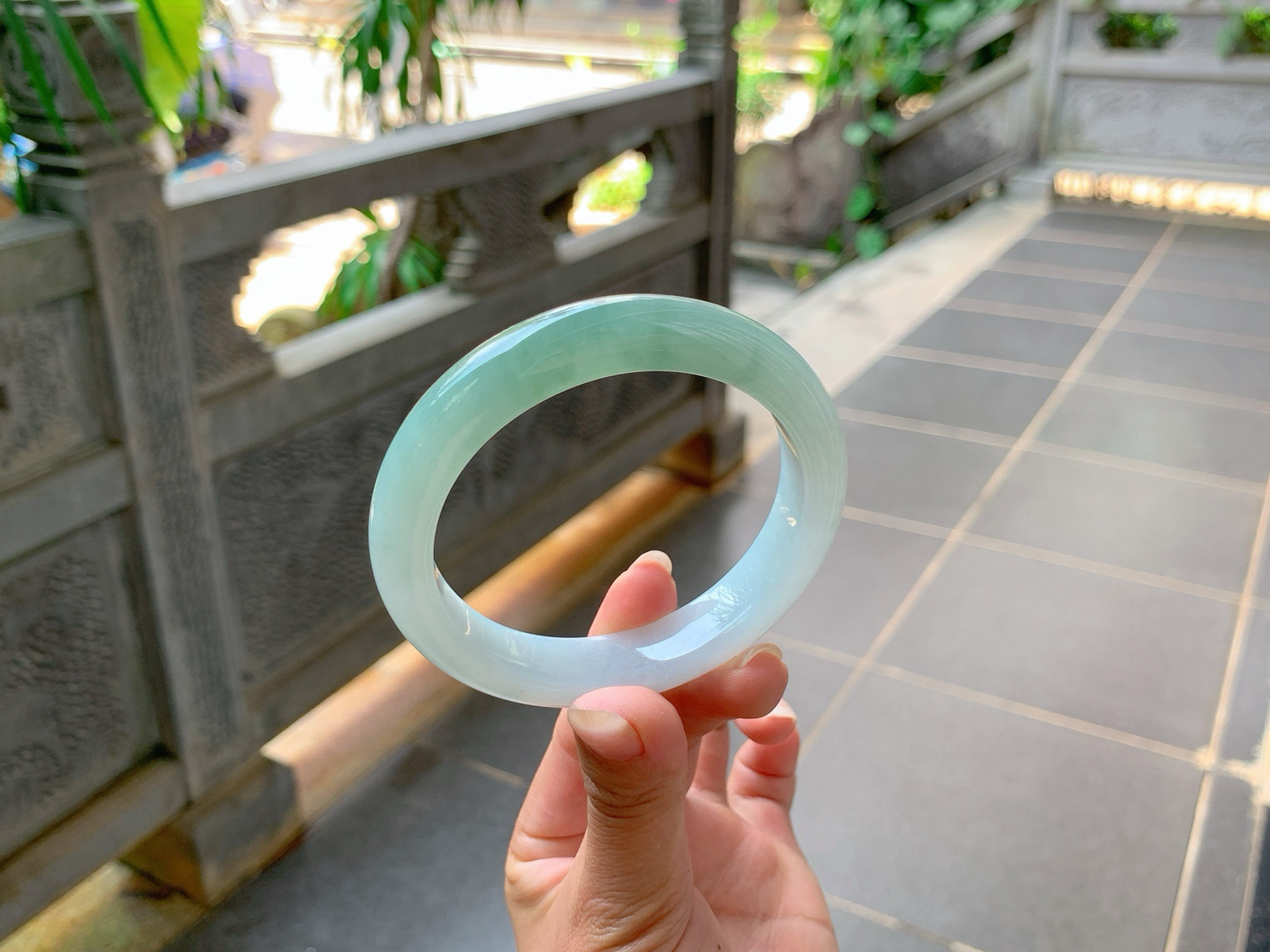 🪩｜60圈口
冰绿晴，色泽很清爽，清清雅雅的，胶润细腻温和儒雅，气质