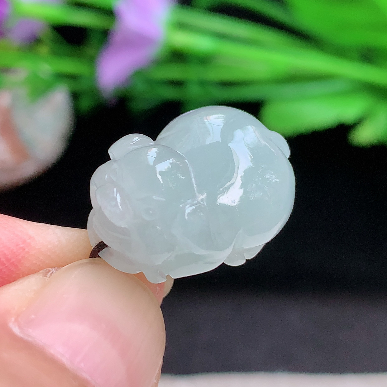 hx实拍20.5*14.5*10.6缅甸翡翠冰透淡绿立体生肖猪玉坠