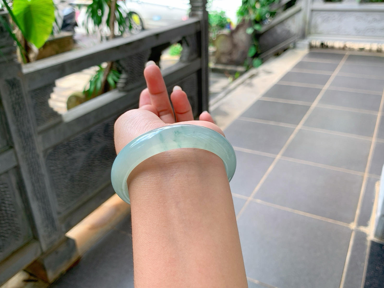 🪻｜56圈口
冰蓝水，飘蓝丝丝花，胶感满满的，端庄秀丽温润大气，