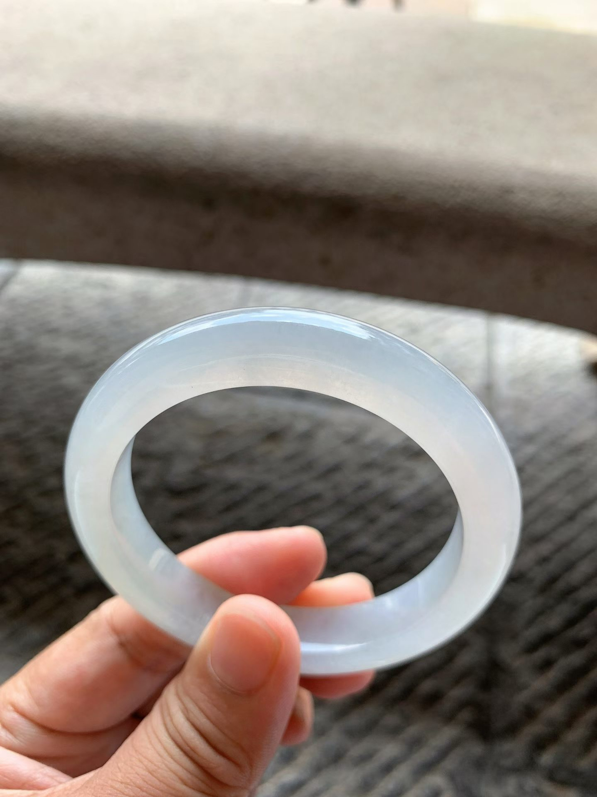 白冰正圈手镯尺寸56*12*9 老种通透，冰清玉洁，水润光泽，胶润水灵，清爽明快！
