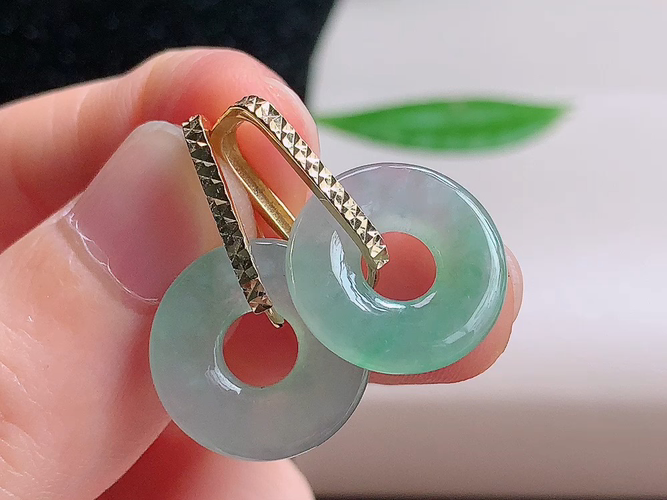 ️ 18K金伴钻甜甜圈耳环，吊坠多用款，无裂，尺寸取一25.5/14.8-3.0mm，包A附证书