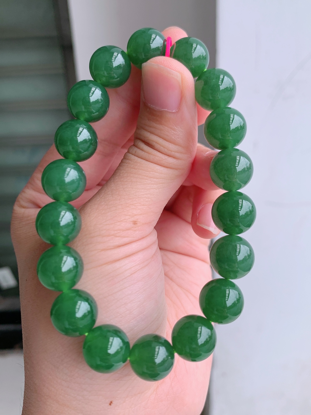 满绿珠珠手串，色浓均匀冰透水润，上手贵气稳重有质感