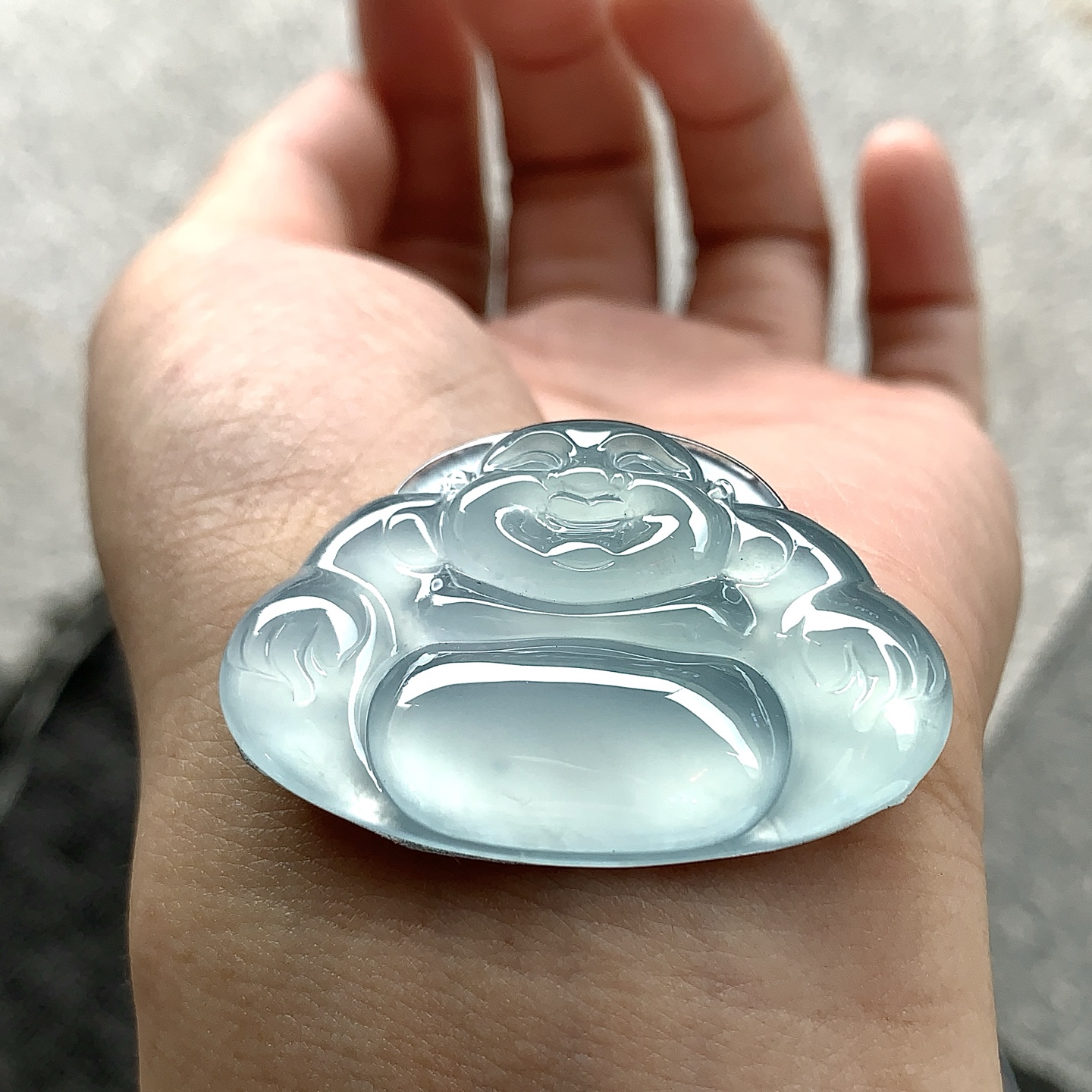 佛公，晶莹水润