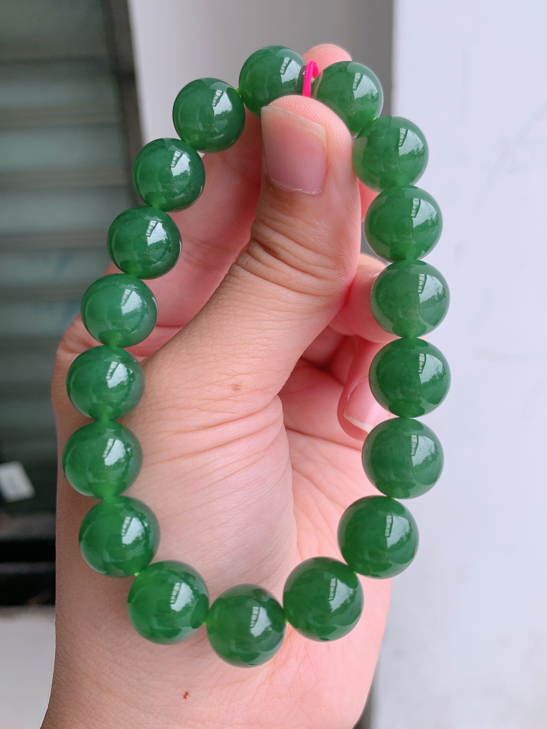 满绿珠珠手串，色浓均匀冰透水润，上手贵气稳重有质感