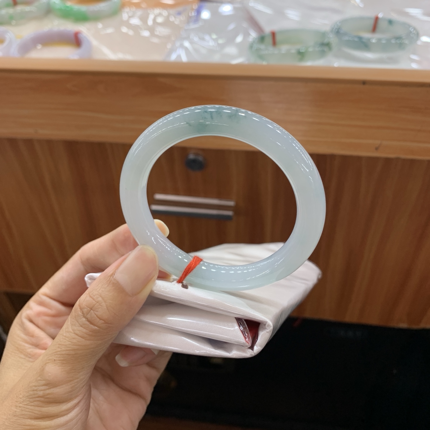 061113GX 飘花圆条翡翠手镯 53-9.7-9.2