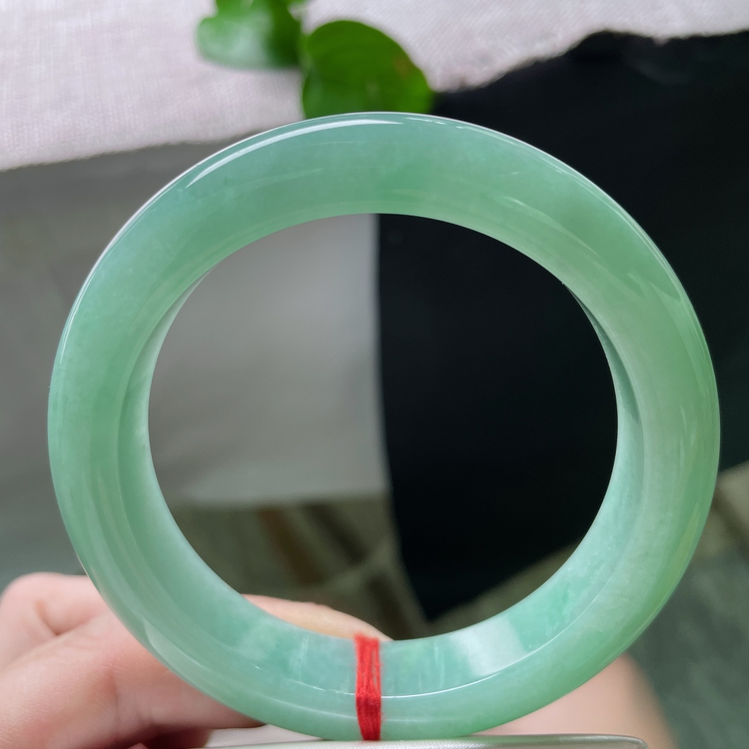 58.6/12.7/9.6，绿底正圈，颜色分布均匀，清爽质地，种老，洒金，无裂，ss53761a