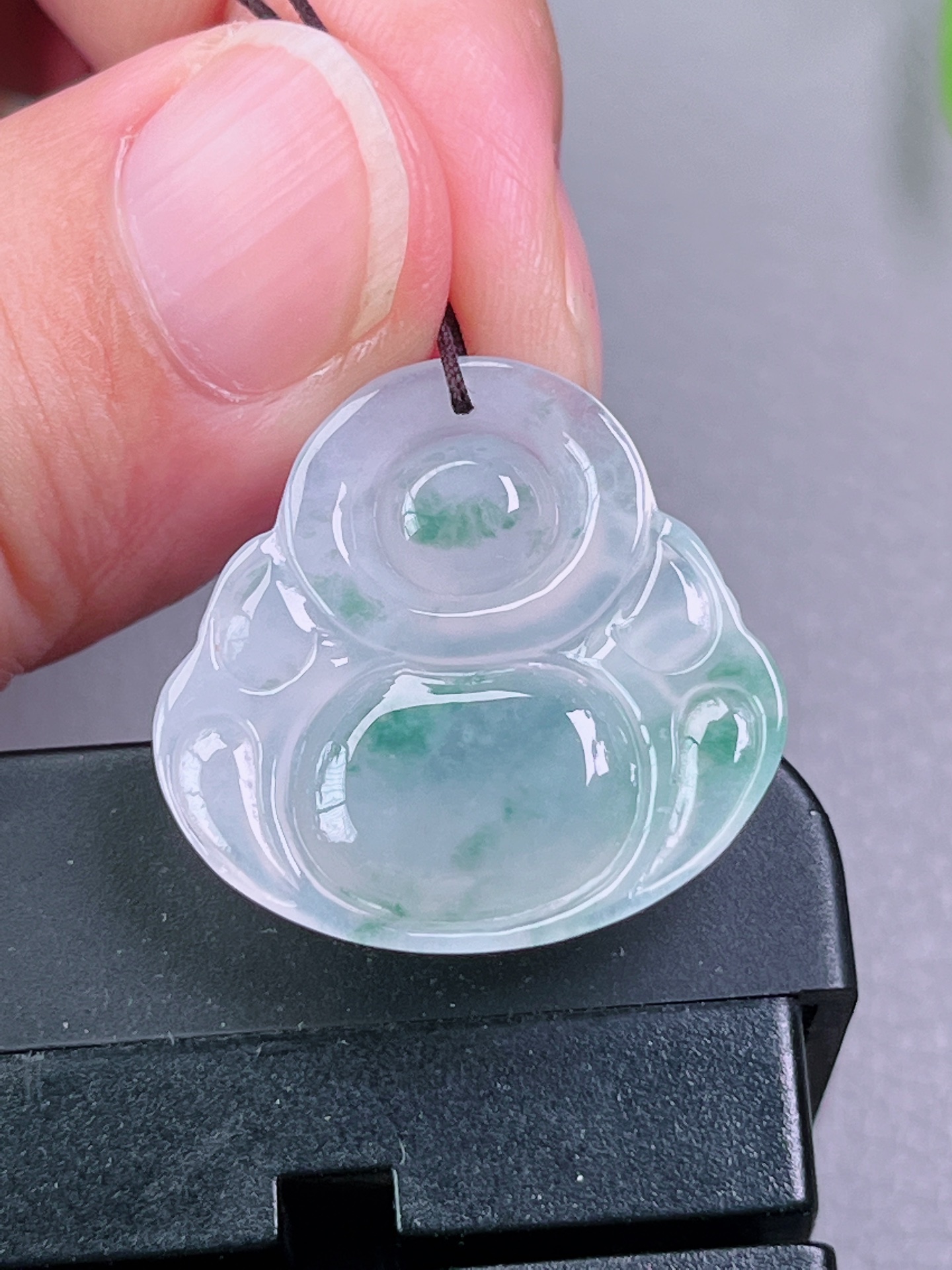 飘花小佛，饱满，冰透水润，起荧光，尺寸：23.9-24.9-5.9