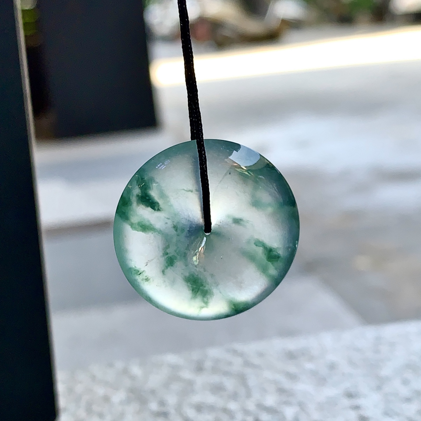 ️ 飘彩平安扣，玉质冰润细腻，饱满厚实