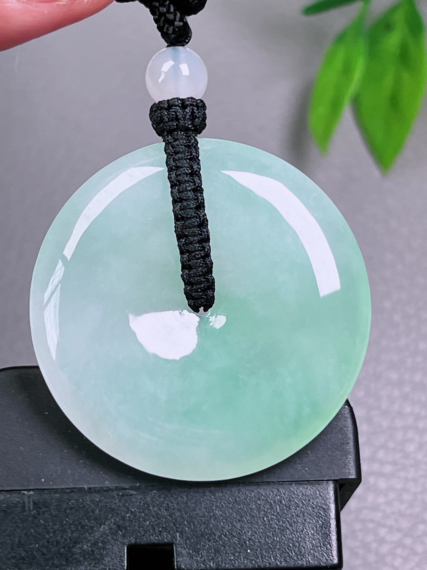 冰种平安扣，无裂，油洁，冰透水润，起荧光，尺寸：34-6.1