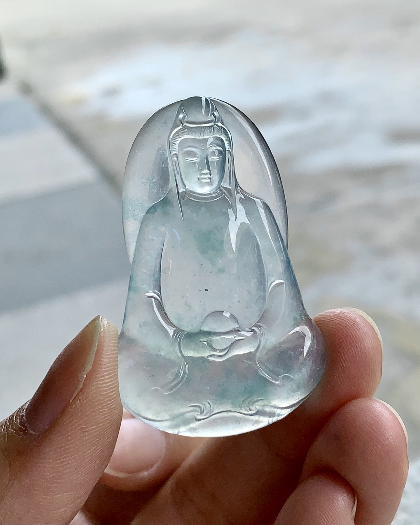 飘彩观音，玉质细腻起胶