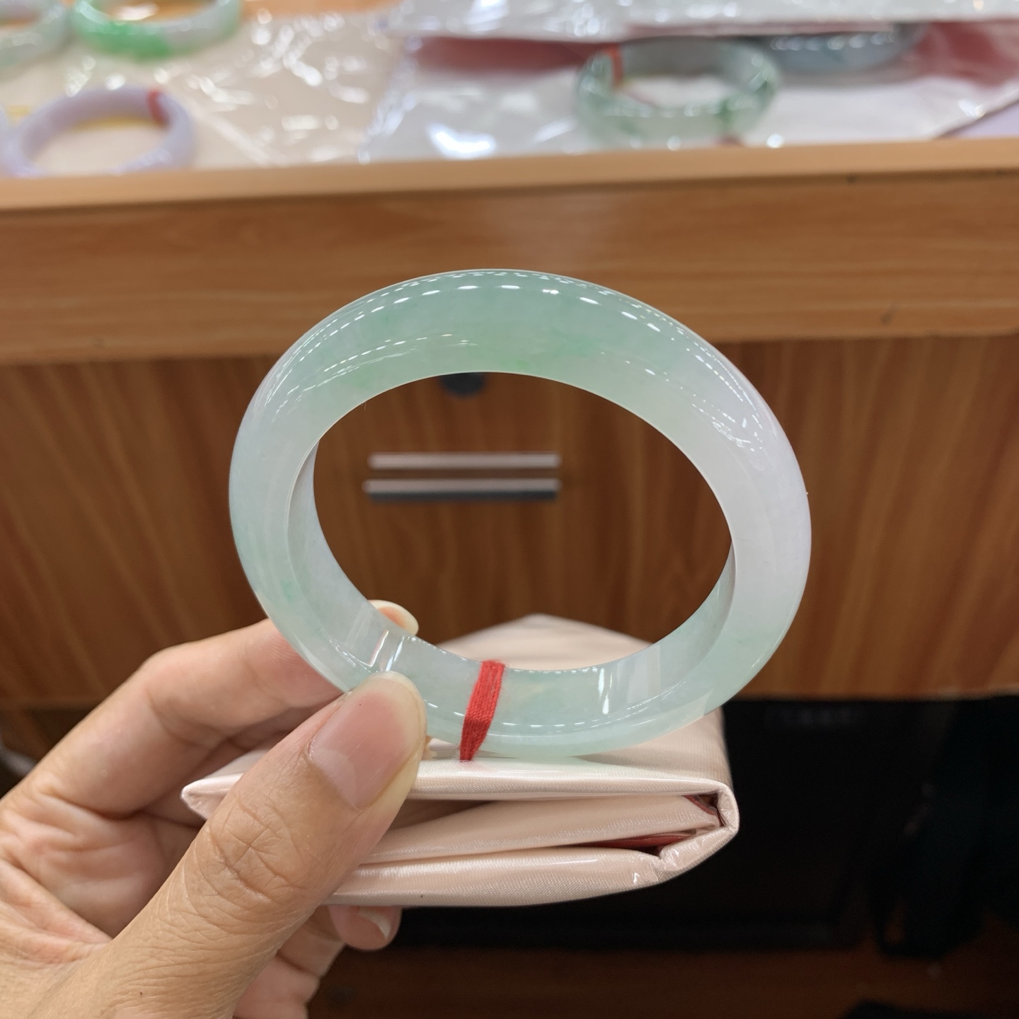 飘绿花正圈翡翠手镯 56.5-12.5-9.2