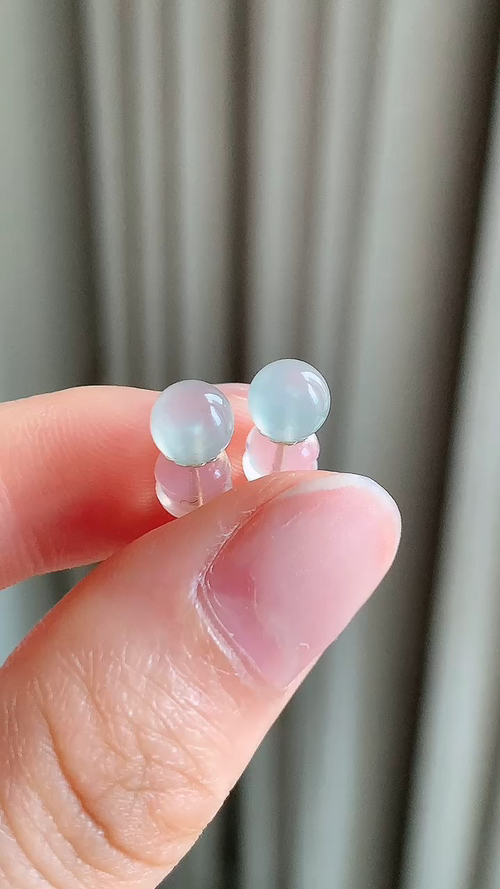 天然翡翠，冰珠子耳钉，18k金 尺寸5.8