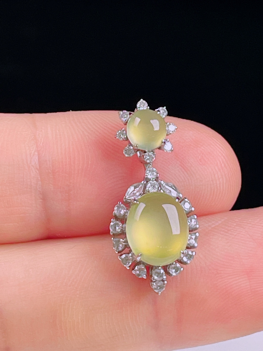 ️冰黄鸽子蛋，老种起光，细底通透，尺寸：23.7/11/7.8mm0613
