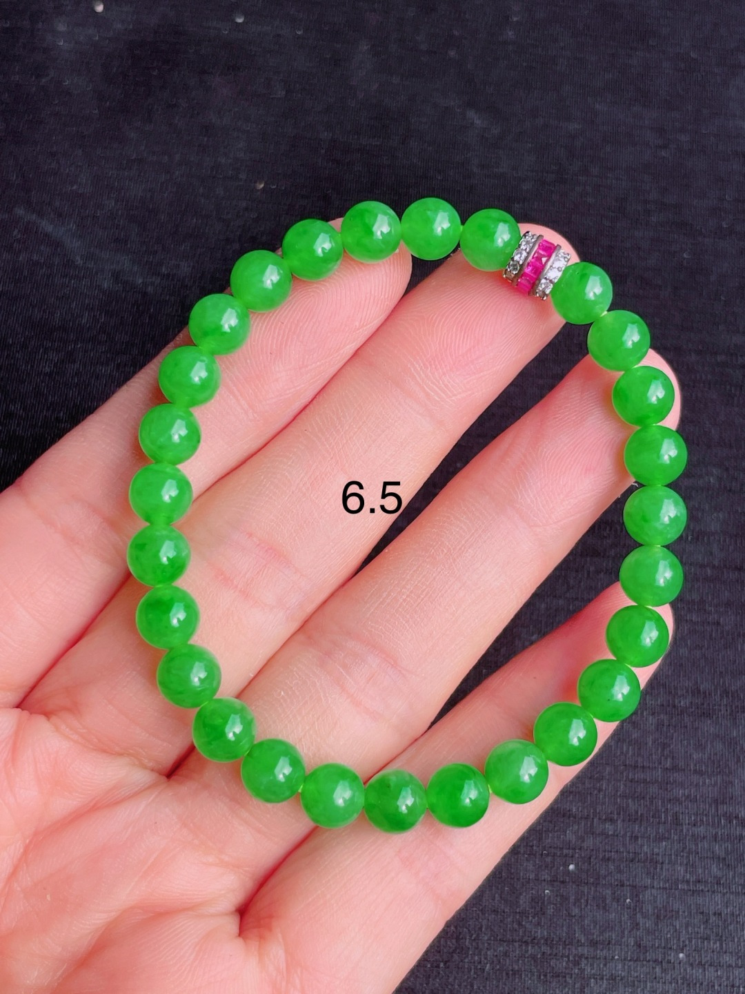 ️绿珠子手串、晶莹剔透，新颖时尚，6.5